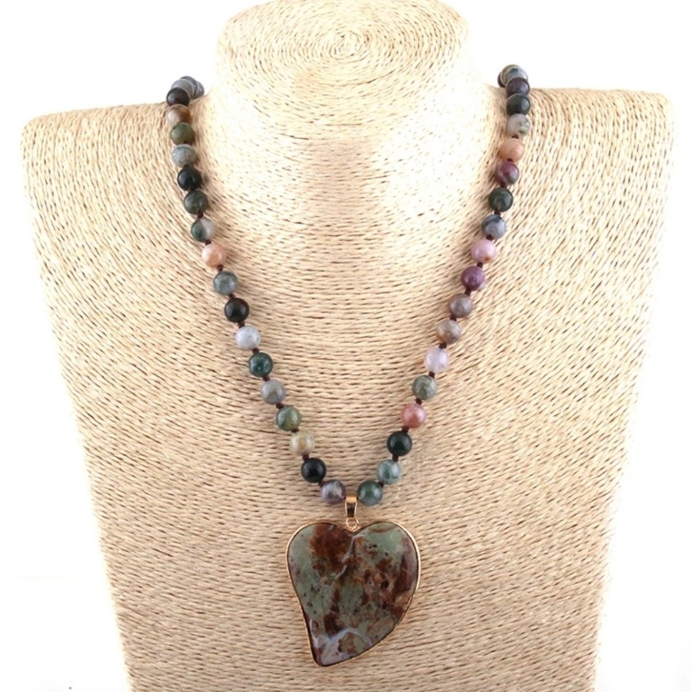 Gold natural color Agated natural stone necklace